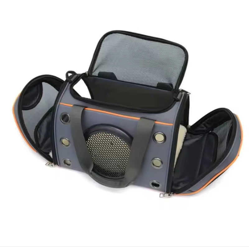 Sakaia´s Umhängetasche für kleine Tiere